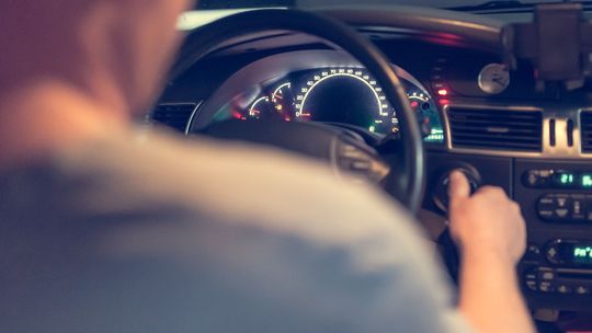 Dęblin. Nissan jechał od krawężnika do krawężnika. Nie zawahali się działać