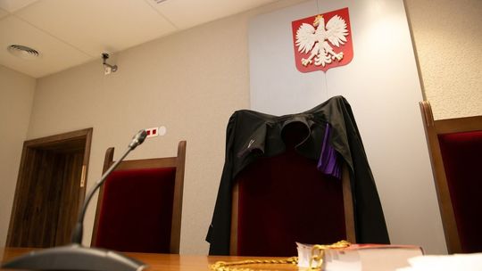 Dęblin. Zazdrosna emerytka myślała, że mąż ma romans. Zapadł wyrok