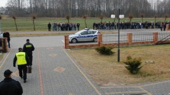 Dębowa Kłoda: Bomba w szkole!? To tylko ćwiczenia