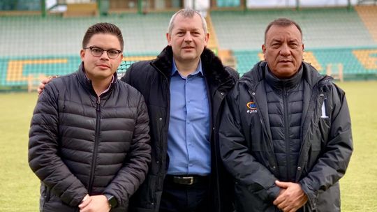 Delegacje Nowej Zelandii i Hondurasu wizytowały stadion w Łęcznej