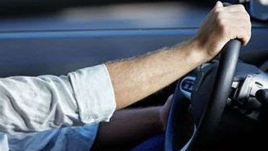 Demolka na parkingu. Pijany próbował wyjechać spod lokalu