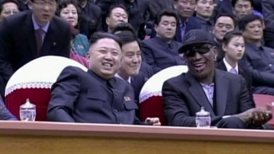 Dennis Rodman znów w Korei Północnej. Będzie trenować reprezentację (wideo)