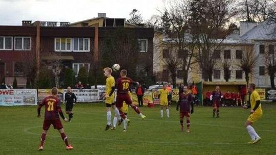 Derby w bialskiej okręgówce: ŁKS Łazy kontra Sokół Adamów