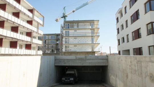 Deweloperzy budują nowe osiedla, bo liczba kupowanych mieszkań nie spada