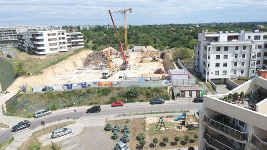 Deweloperzy inwestują coraz ostrożniej w budowę nowych mieszkań