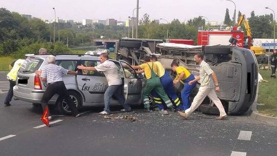 Diamentowa: Skrzyżowanie zostanie na razie bez zmian