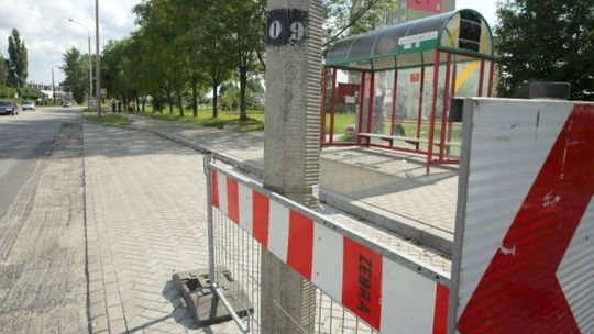 Diamentowa: Znikną słupy ze środka zatoki przystankowej