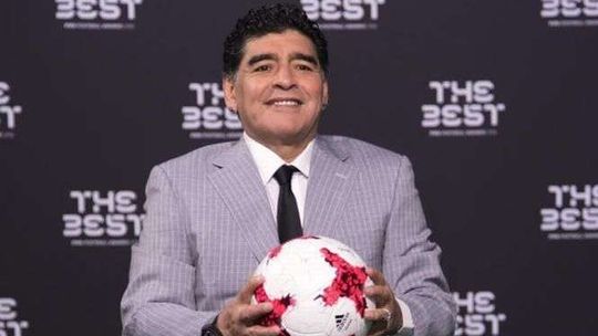 Diego Maradona wraca na trenerską ławkę (wideo)