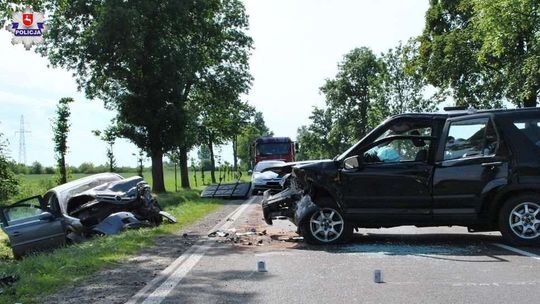 DK 74: Pięć osób rannych po zderzeniu trzech aut