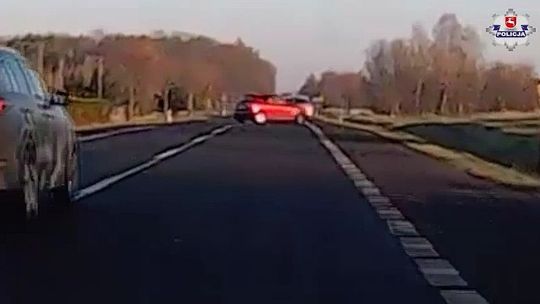 DK17. Chciała wyprzedzać, o mało nie skończyło się to tragedią [wideo]