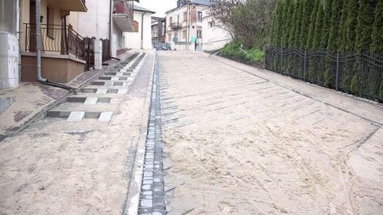 Dlaczego kostka zniknęła i została zastąpiona inną? Chodzi o bezpieczeństwo