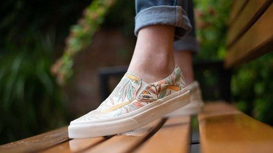Dlaczego warto mieć Vansy? 5 powodów, dla których kultowych trampek na gumowej podeszwie nie może zabraknąć w Twojej szafie