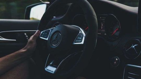 Dlaczego warto wypożyczyć samochód?