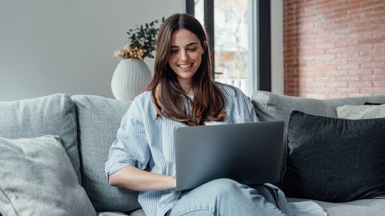 Dlaczego warto zainwestować w komputery używane od Catom?
