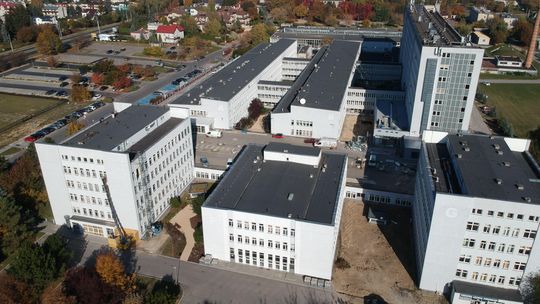 Dlaczego wciąż nie leczą wszystkich pacjentów? W szpitalu przy al. Kraśnickiej mają za mało łóżek