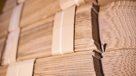 Dlaczego współpracą z hurtownią opakowań kartonowych się opłaca?