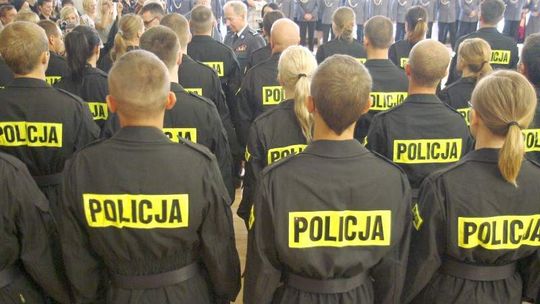 Długa kolejka do policyjnego munduru. Będzie 226 miejsc