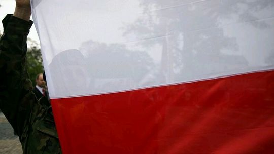 Długi weekend kojarzy się Polakom z grillowaniem, a nie z tradycją