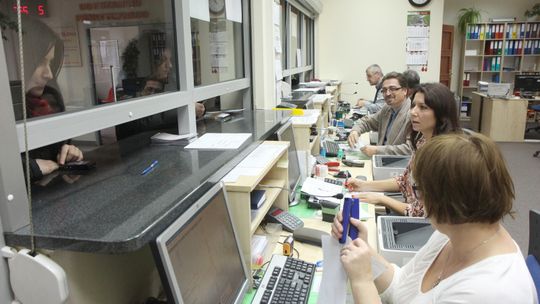 Długie kolejki do egzaminów na prawo jazdy