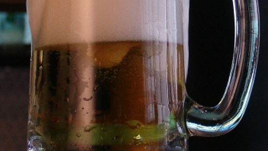 Dni Pawłowic: Piwko obok boiska szkolnego