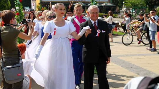 Dni Puław 2018: Mieszkańcy zatańczyli poloneza [zdjęcia, wideo]