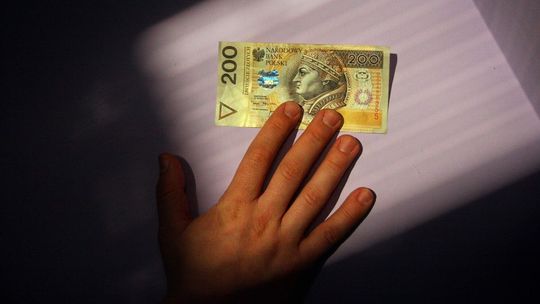 Do drzwi pukają oszuści z puszkami