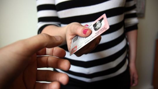 Do lekarza bez książeczki zdrowia, czy RMUA. Wystarczy dowód osobisty