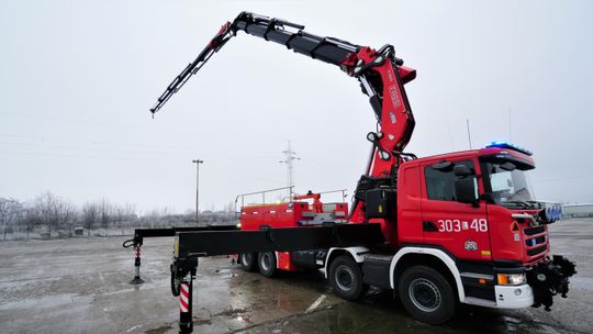 Do tej pory nie mieli takiego sprzętu. 40-tonowy żuraw u lubelskich strażaków
