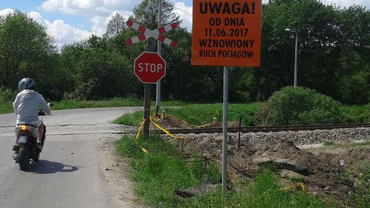 Do tej pory pociągi tędy nie jeździły. Kolejarze proszą o pomoc nawet księży