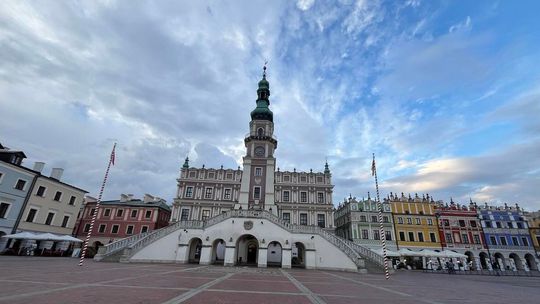 Do trzech razy sztuka? Ratusz znów szuka prawnika