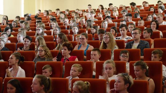 Dobre serca wielu uczniów. 130 szkół wzięło udział w akcji Twój Dar Serca dla Hospicjum [zdjęcia]