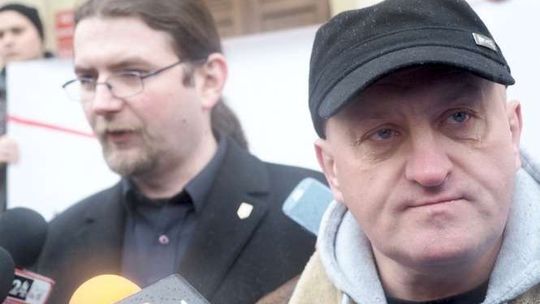 Dociekliwe pytania o baner z fallusem. Narodowcy chcą nagrania z monitoringu