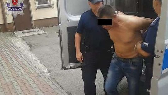 Dogonił żonę na sąsiedniej posesji i dźgnął nożem