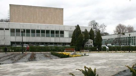 Dom Chemika zabytkowy czy nowoczesny? Co z przebudową POK?