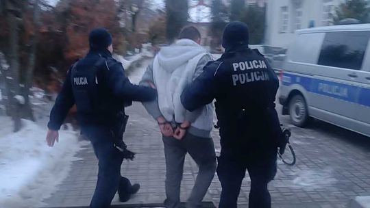 Dom nie był już bezpieczny. Syn katował matkę, sąd nie miał wątpliwości Włodawa – syn znęcał się nad matką.