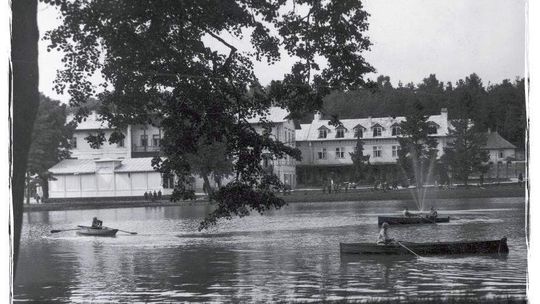 Dom Zdrojowy z 1928 roku. Lubelskie na Starej Fotografii