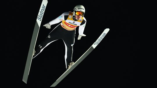 Domen Prevc wygrywa premierowy konkurs 74. Turnieju Czterech Skoczni