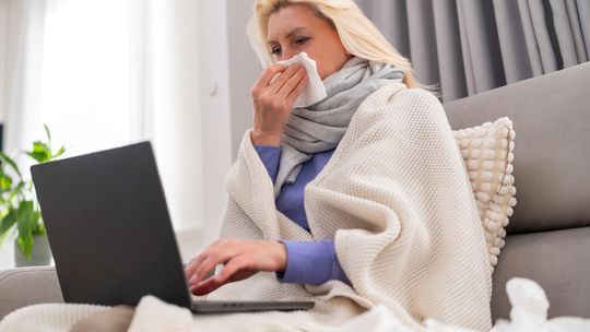 Domowa apteczka na sezon infekcyjny – co warto mieć pod ręką?
