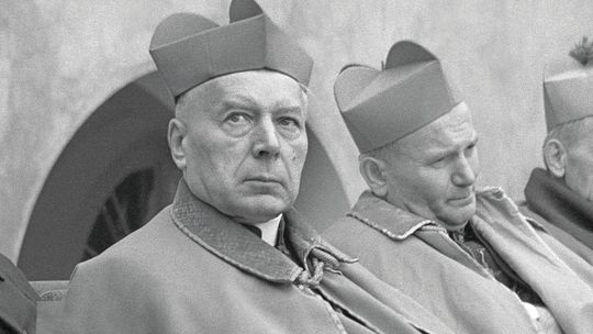 Doniosłe wydarzenie w archikatedrze. Relikwie drzewa krzyża i hołd dla bł. kard. Stefana Wyszyńskiego