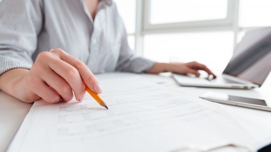 Doradztwo podatkowe dla firm – komu warto powierzyć to zadanie?