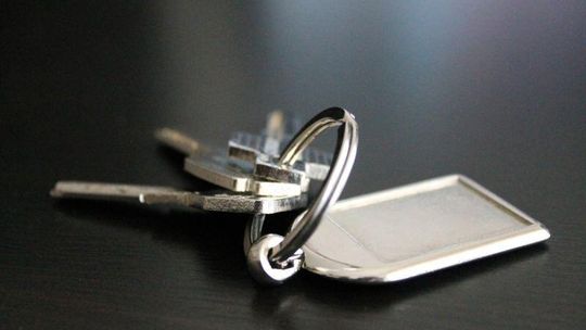 Dorobiła klucz i okradała koleżankę
