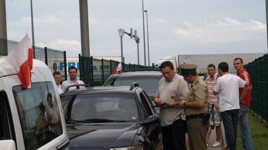 Dorohusk, Hrebenne, Terespol: Kibice odprawiani bez przeszkód