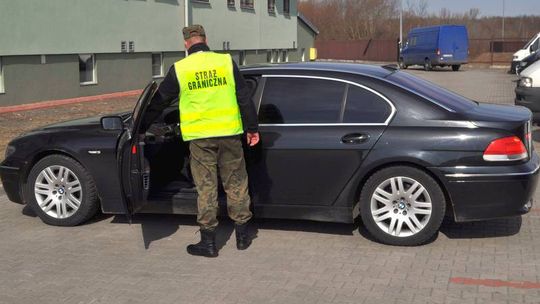 Dorohusk: Strażnicy zatrzymali podejrzane BMW