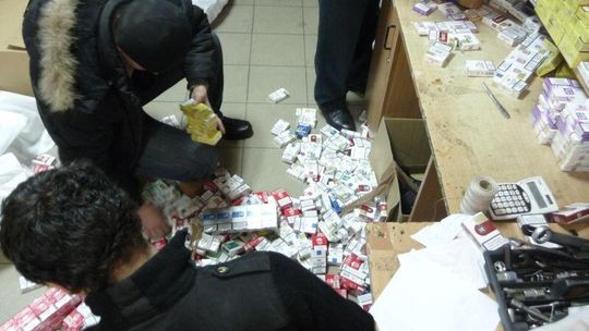 Dorohusk: Z magazynu celników zniknęło 100 tys. paczek papierosów