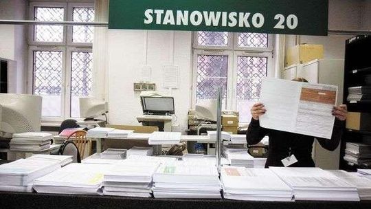 Dostają od Polaków miliony. Komu najchętniej przekazujemy pieniądze?