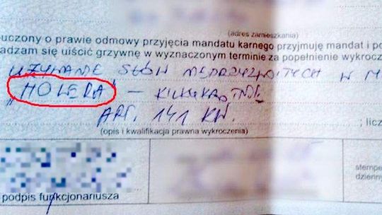 Dostał 100 zł kary za nieprzyzwoite słowo. "Holera" na mandacie