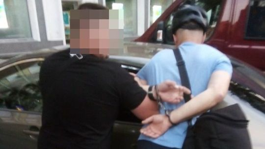 Dostawca na hulajnodze trafił prosto do więzienia