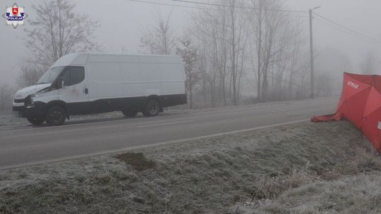 Dostawczak potrącił pieszą. Reanimacja nie pomogła 