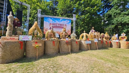 Dożynki powiatu parczewskiego: tradycyjne wieńce, pyszne jedzenie i zabawa dla najmłodszych