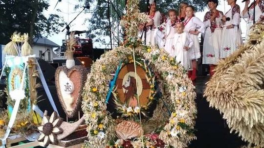 Dożynki w Wólce. Pogoda nie wszystkich odstraszyła (zdjęcia)
